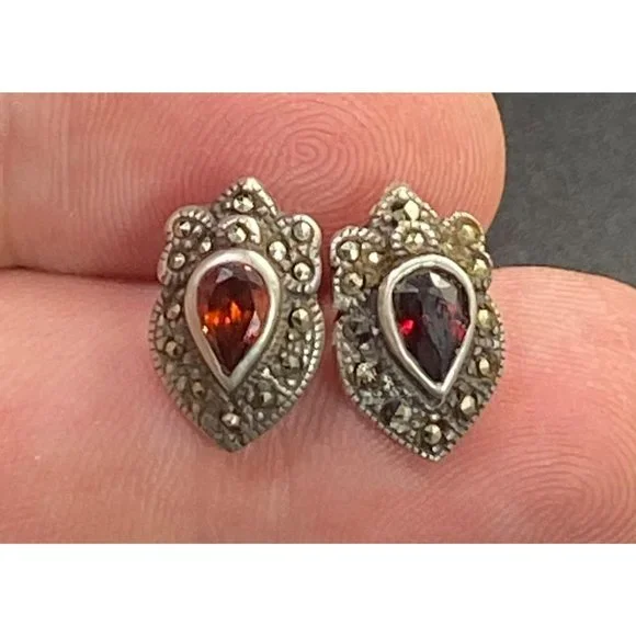 Vintage 925 Marcasite & Garnet Earrings Teardrop Cab Stud Pierced - Picture 7 of 7